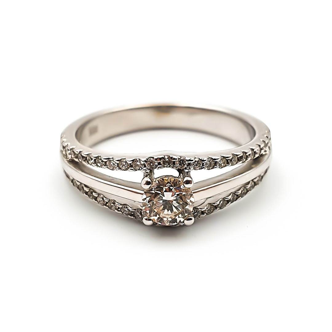 9ct White Gold Ladies Diamond Ring