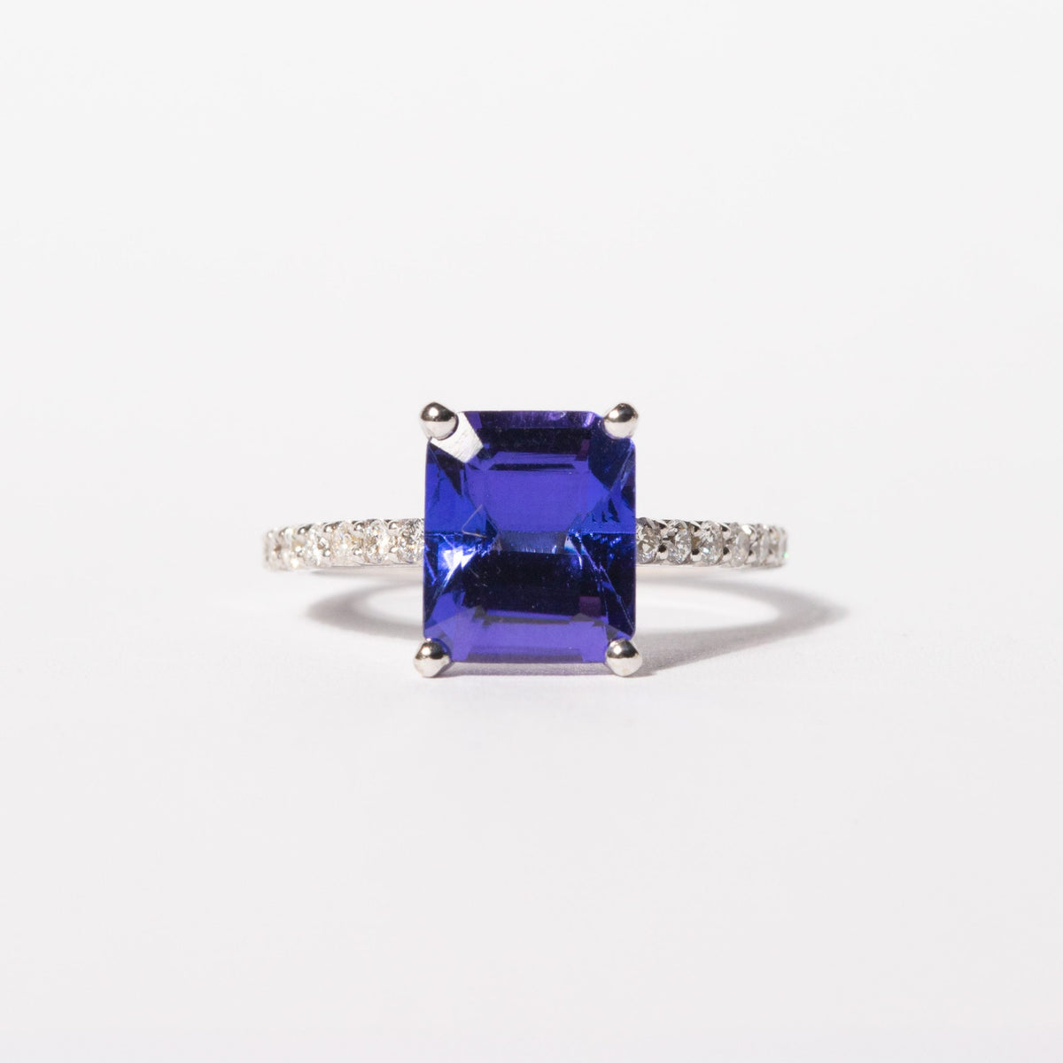 14ct White Gold Ladies 3ct Tanzanite and diamond  Ring The_Diamond_box_South_Africa