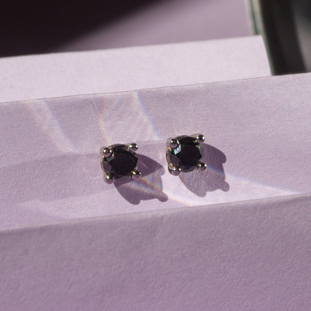 9ct White Gold Ladies 0.50ct Black Diamond Solitaire Stud Earring