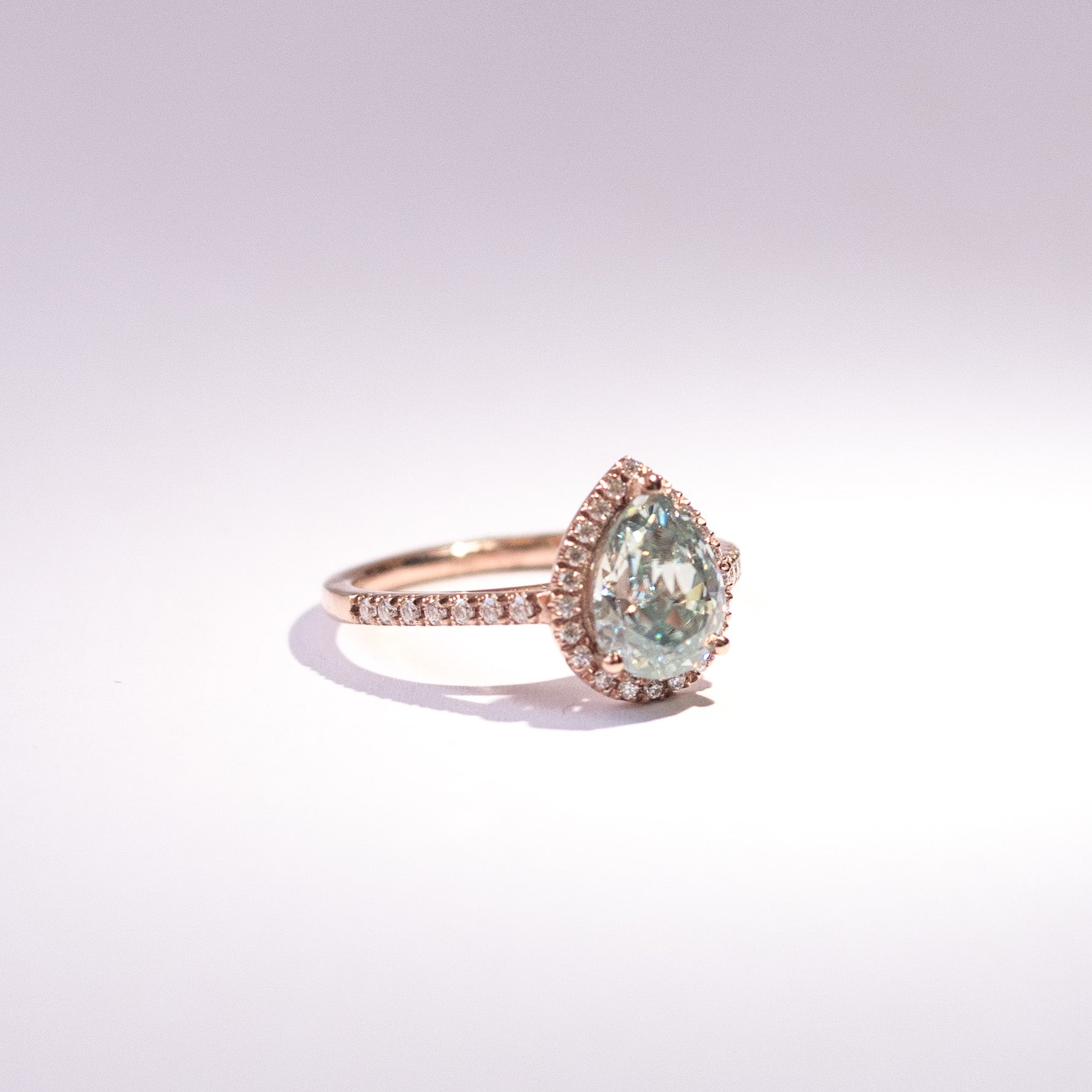 9ct Rose Gold Ladies 2,00ct Moissanite Halo Engagement Ring