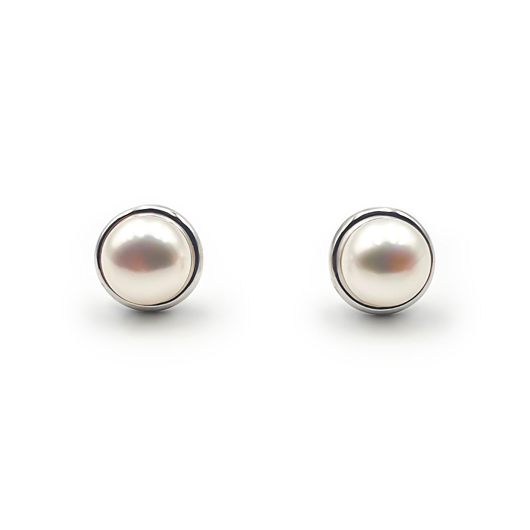 Sterling Silver Ladies Classic Pearl Stud Earring with Base